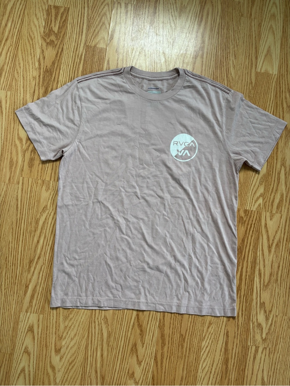 RVCA Men's Short Sleeve Logo Tee in Dusty Mauve size medium nwot